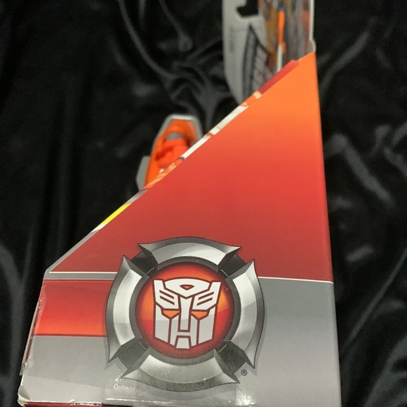 HASBRO- TRANSFORMERS- RESCUE BOTS- 2011 BLADES THE COPTER-BOT. 🆕 - Picture 10 of 11